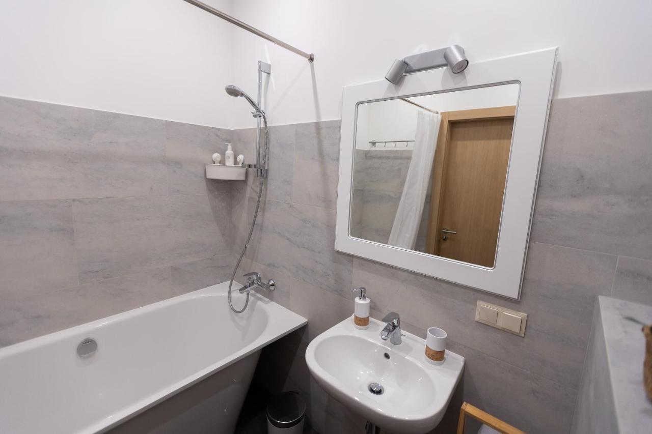 Jomas Street Apartment Jūrkalne Eksteriør billede